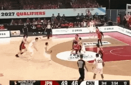 熊猫体育登录入口-2中2！天降神兵！中国男篮第一关键先生